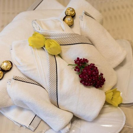 Golden Apartment Baneasa Букурещ Екстериор снимка